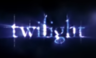 Kristen Stewart "Would Love To Readapt" 'Twilight' As A Director